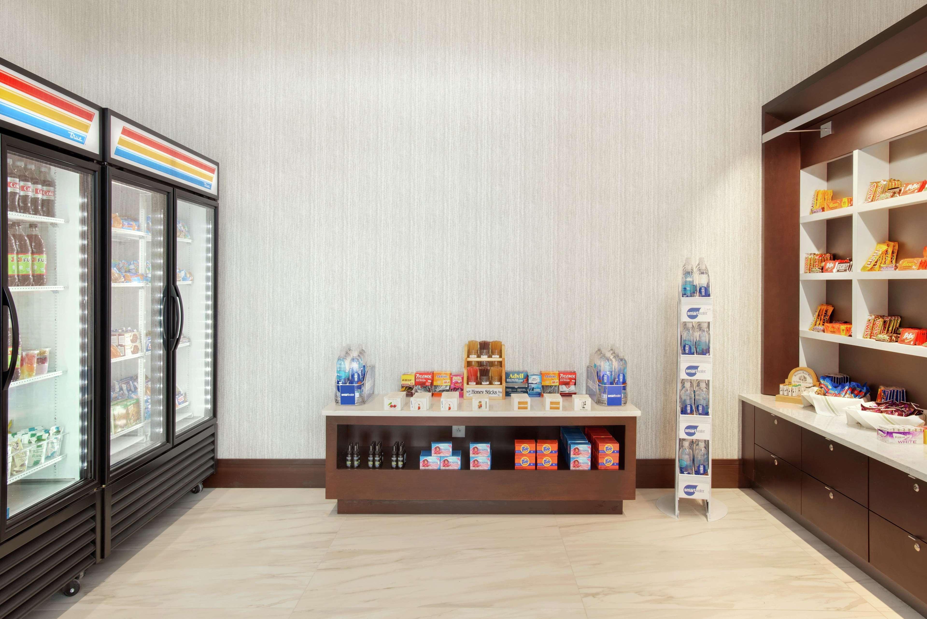 Embassy By Hilton Indianapolis Conv Ctr 4*