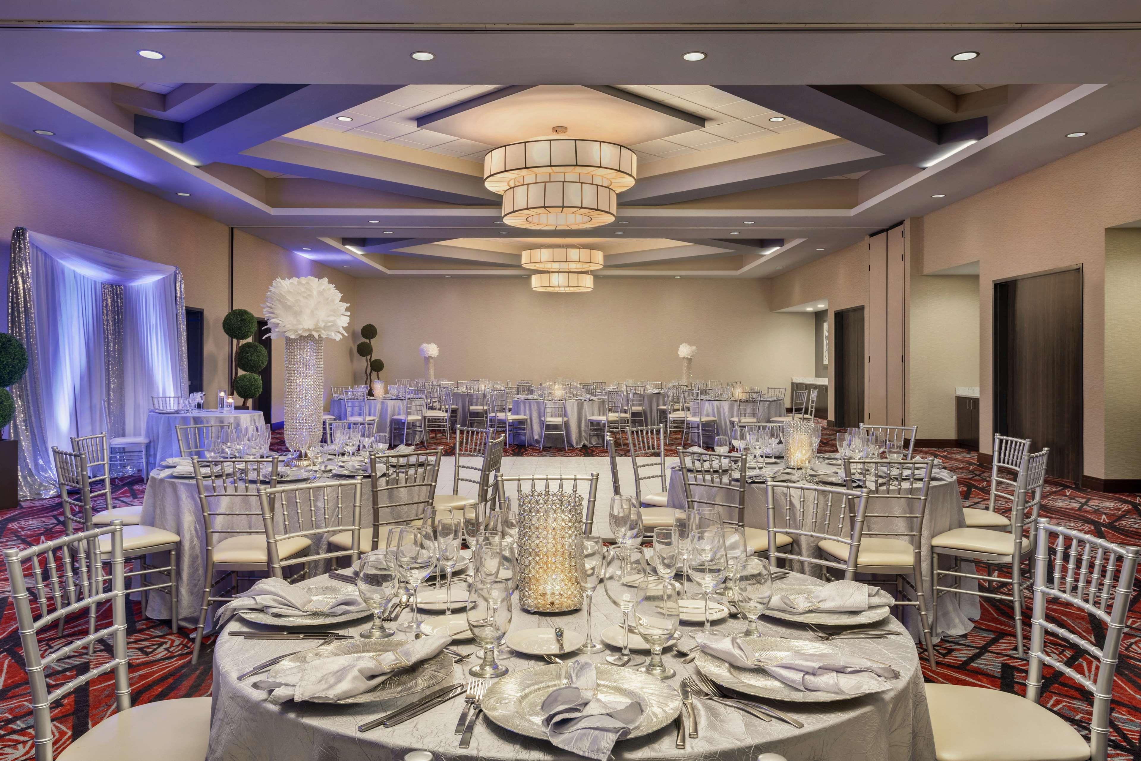 Embassy By Hilton Indianapolis Conv Ctr 4*