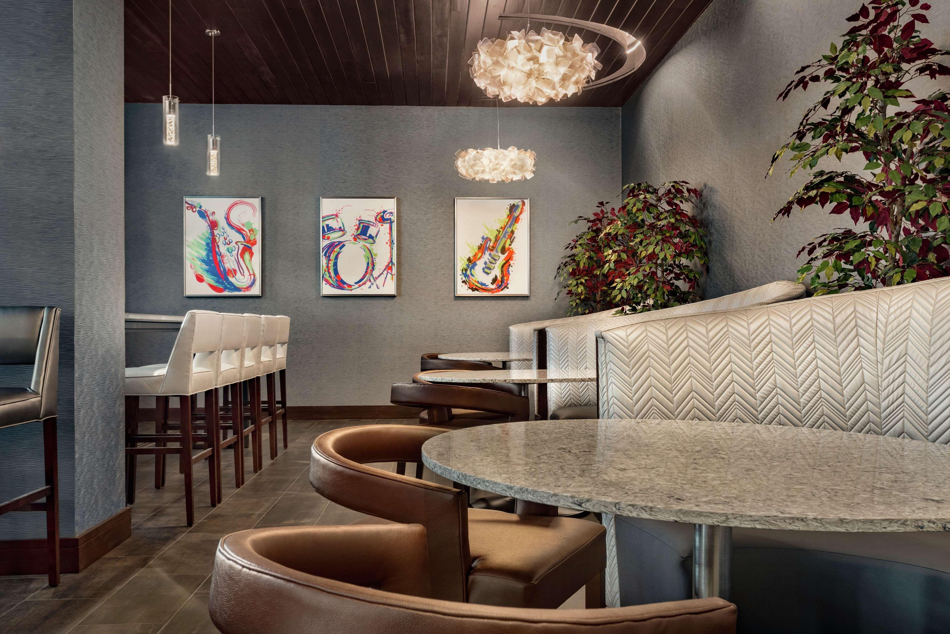 Embassy By Hilton Indianapolis Conv Ctr 4*