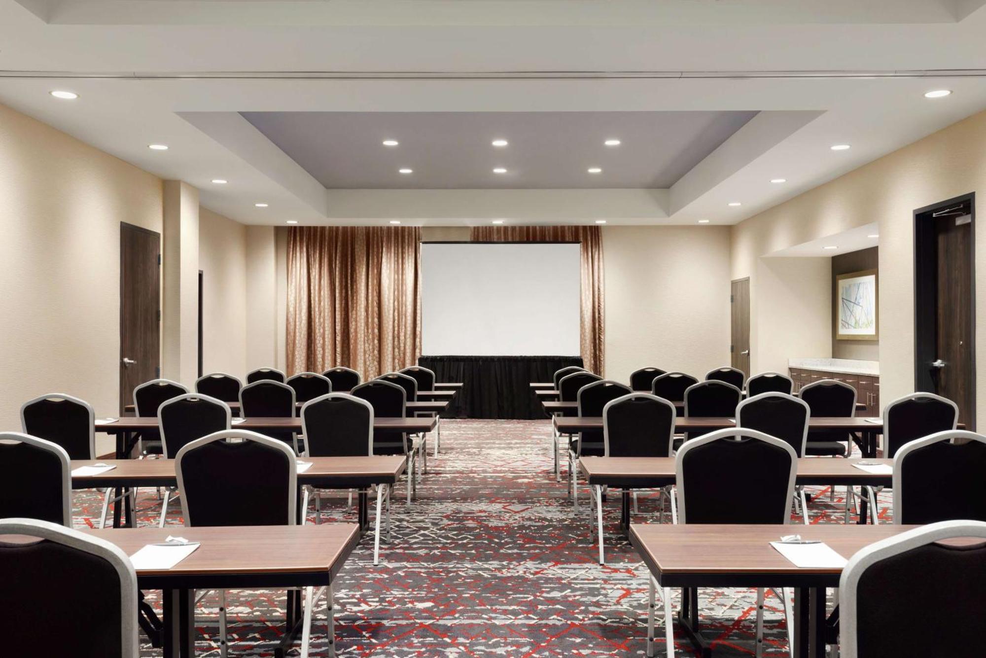 Embassy By Hilton Indianapolis Conv Ctr Hotel Noblesville